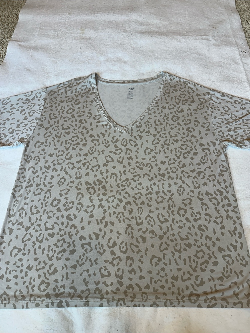 Kyte BABY Women's Gray Animal Print V-Neck Tee Shirt Bamboo XXL